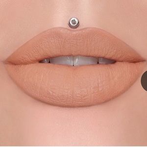 Diet Mannequin 🔥 JEFFREE STAR COSMETICS
Velvet Trap Lipstick